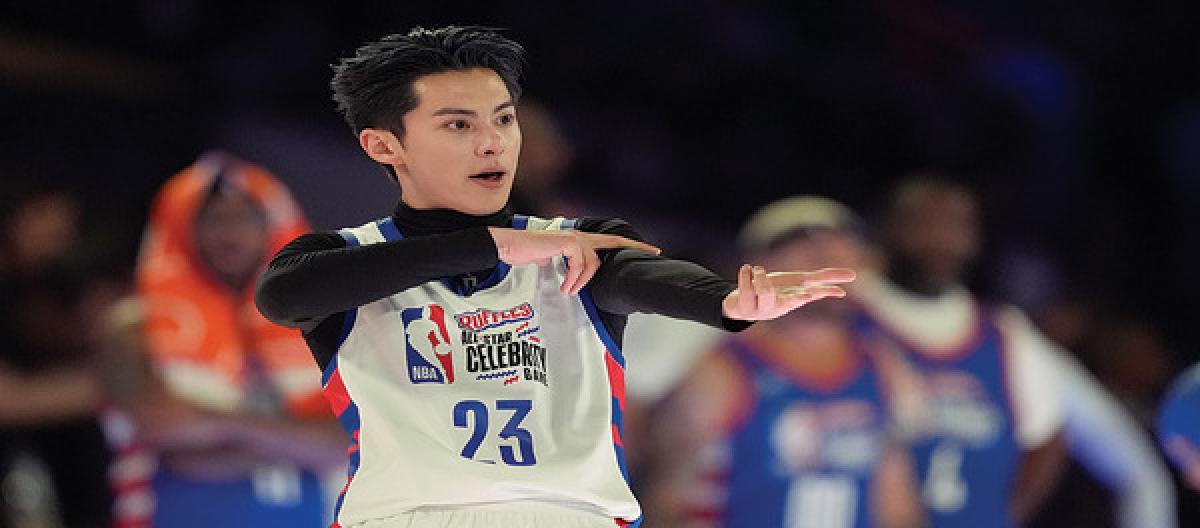 王鹤棣再战NBA名人赛，贡献2分助球队取胜