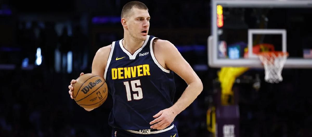 约基奇正在书写NBA历史，MVP之争愈演愈烈