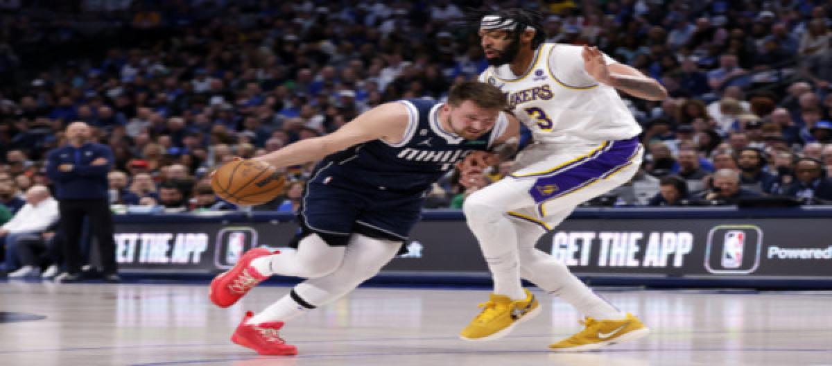 Lakers end four-game losing streak, Doncic returns to score 33+11