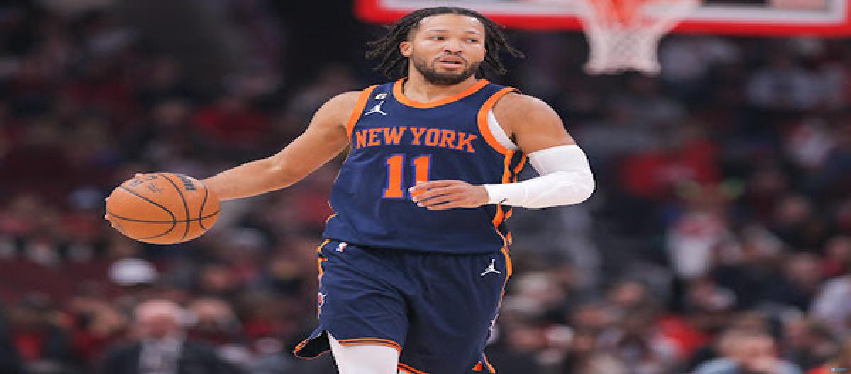 NBA季后赛揭幕战！尼克斯末节21-0强势逆转活塞，布伦森轰下34分