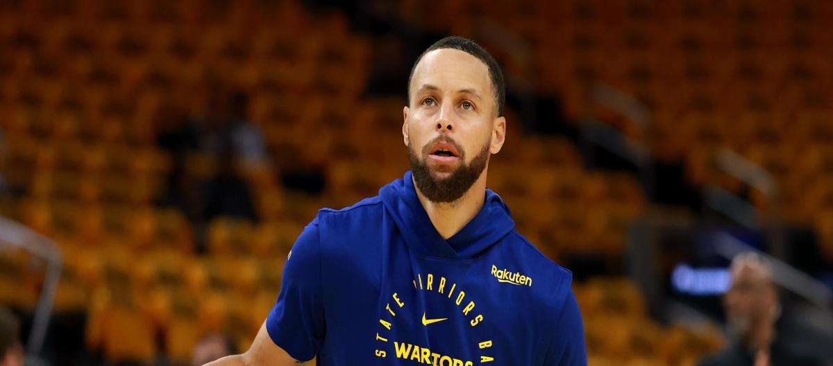 NBA官方：勇士球星库里荣膺本赛季最佳队友奖