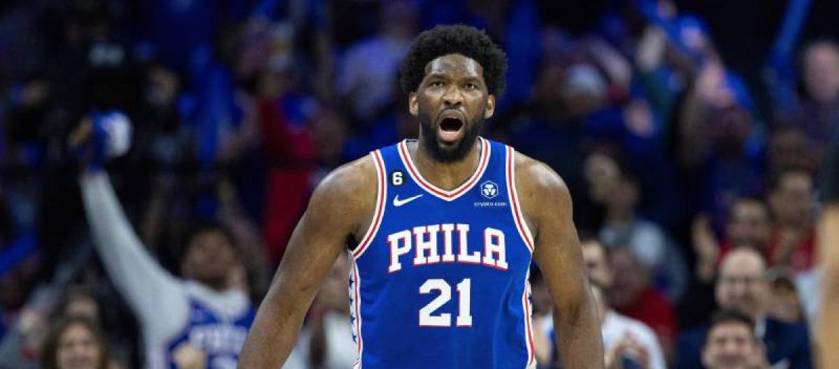 乔尔·恩比德因不雅手势遭NBA罚款5万美元