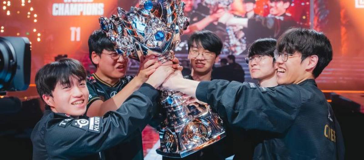 T1创造历史封王三连霸　登顶2025全球总决赛