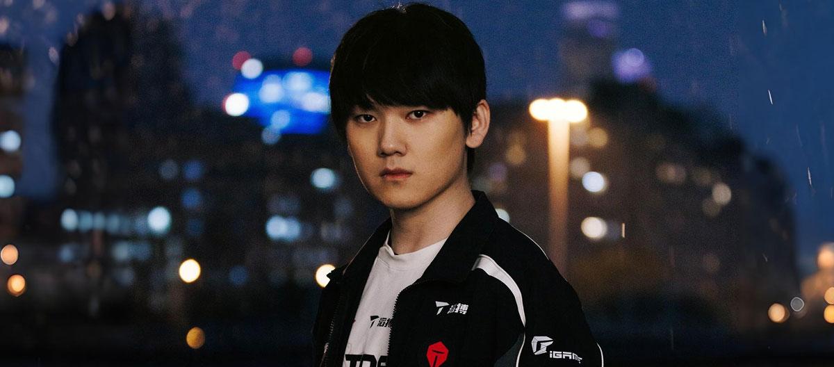 League of Legends: TES star ADC player Jackeylove officially announce break to recover from an illness..