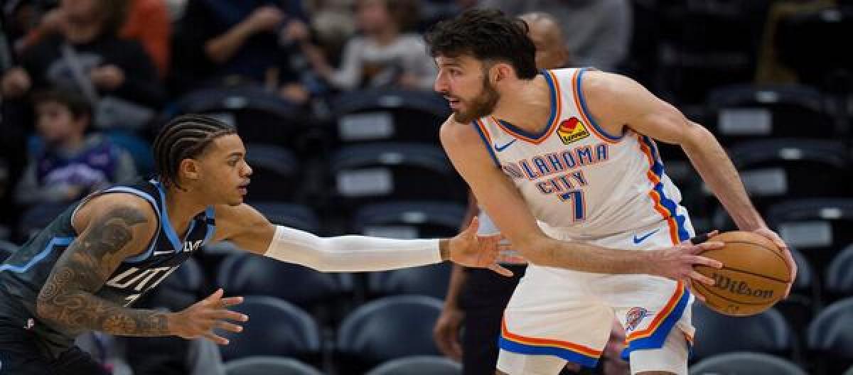 Williams scored 25 points as the Thunder defeated the Jazz 131-101.
