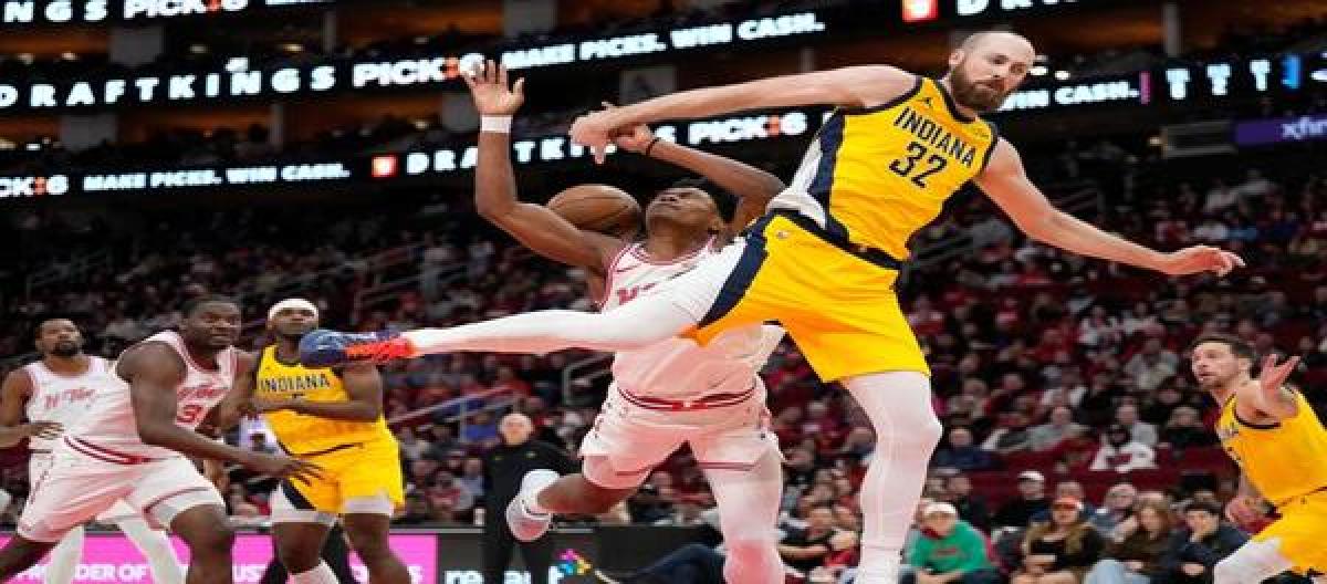 Durant's 30-point outburst helped the Rockets narrowly defeat the Pacers 126-119.