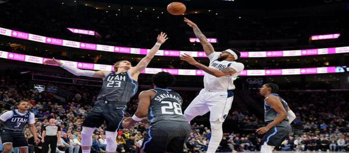 Lauri Markkanen contributed 33 points as the Jazz narrowly defeated the Mavericks 116-114.