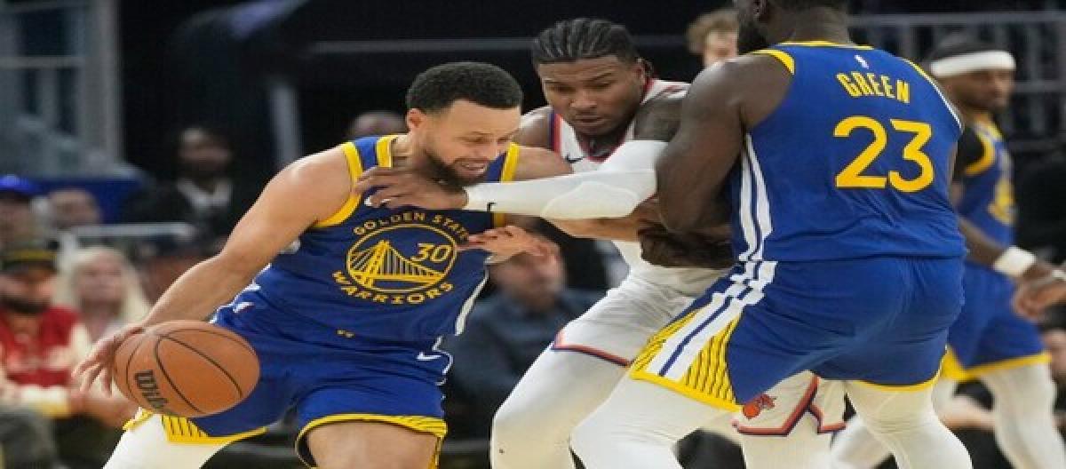 Jimmy Butler's 32 points gave the Warriors a comfortable 126-113 victory over the Knicks.
