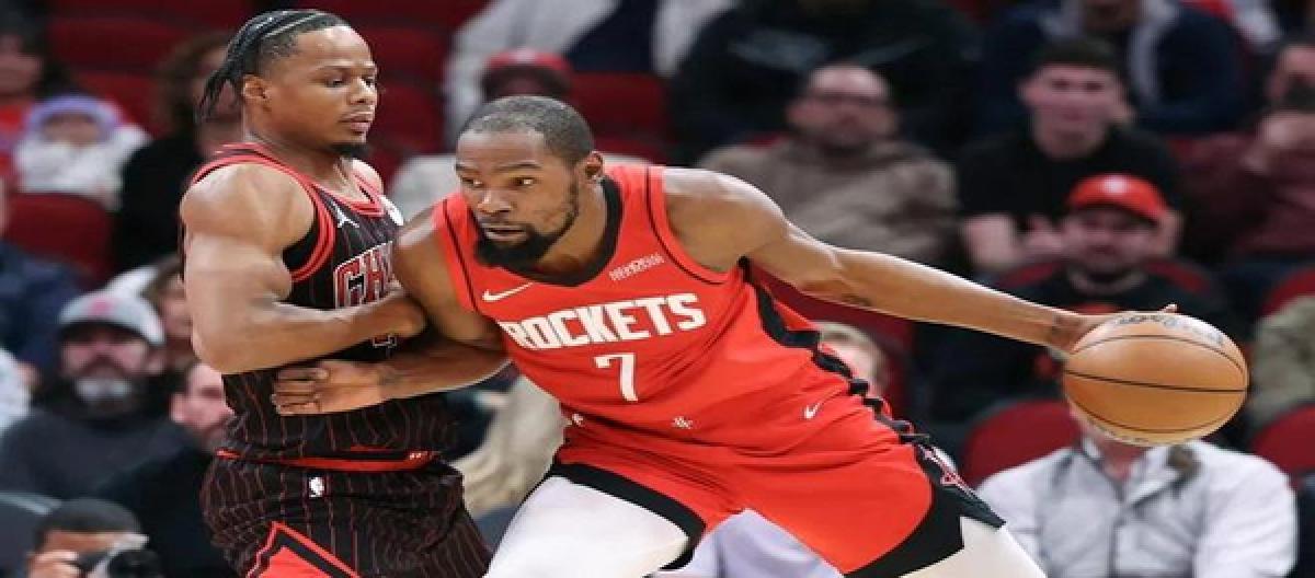 Durant's 40 points weren't enough to save the Bulls from defeat; the Bulls beat the Rockets 132-124.