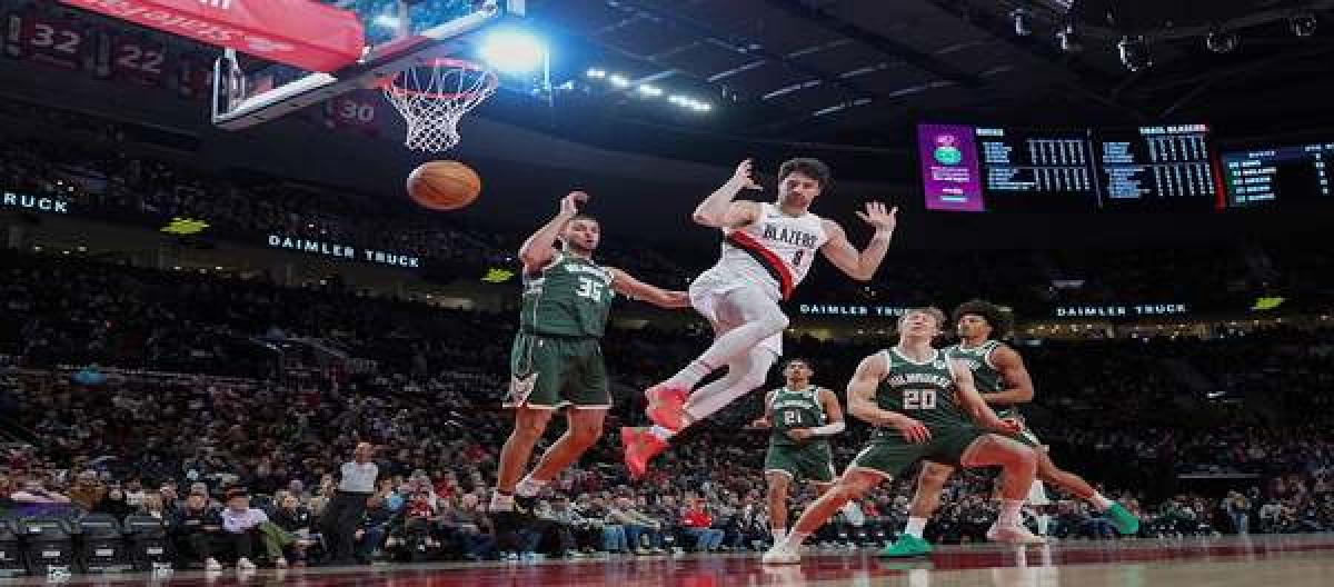 罗林斯36分难挽败局 开拓者以130-99大胜雄鹿