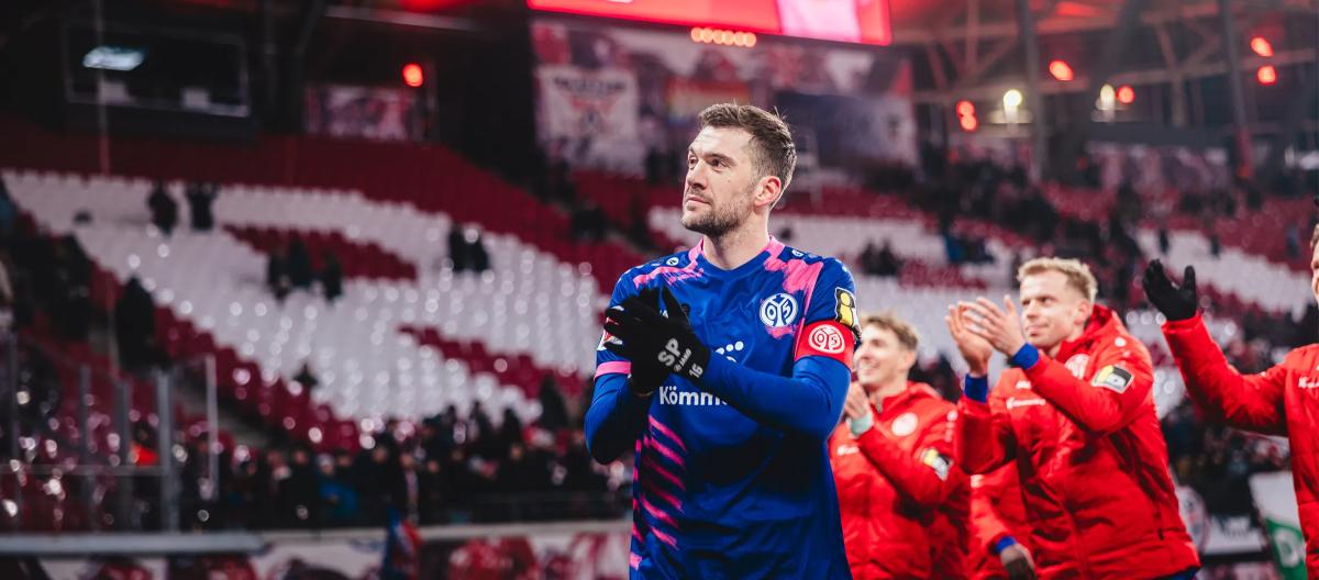 Mainz have extended the contract of 34-year-old vice-captain Stefan Bell, with the new contract expected to run until 2027.