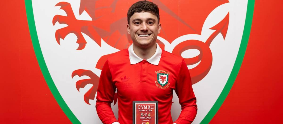 Daniel James wins Man of the Match award for Wales' equalizer against Ghana