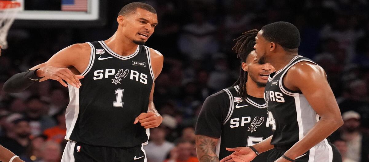 In Game 3, the Spurs erupted as they narrowly defeated the Knicks, pulling one back in the series.