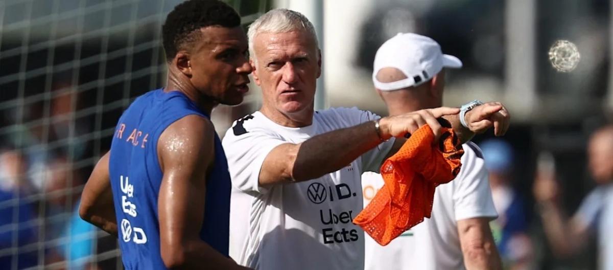 Despite possessing high potential, Deschamps does not consider France to be the top favorite for the World Cup.