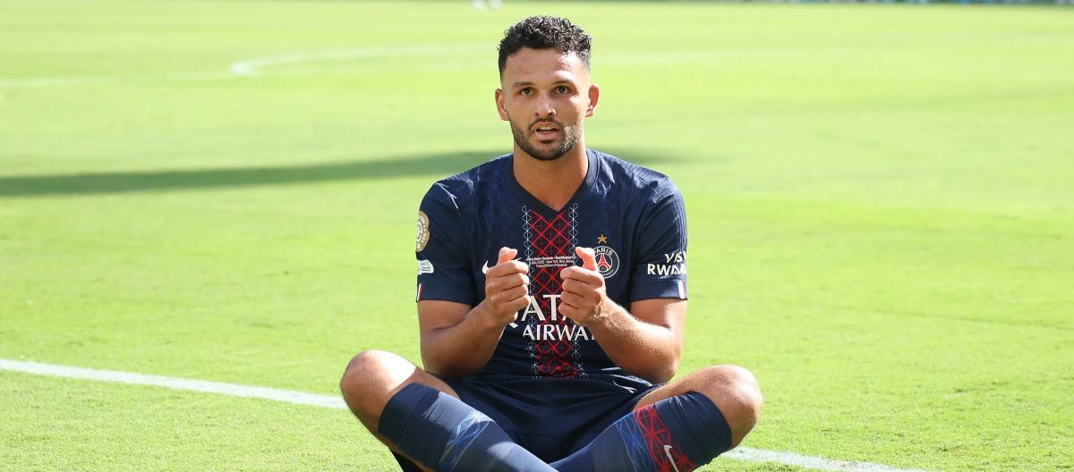 Paris Saint-Germain striker Gonzalo Ramos has officially joined AC Milan on a five-year contract.