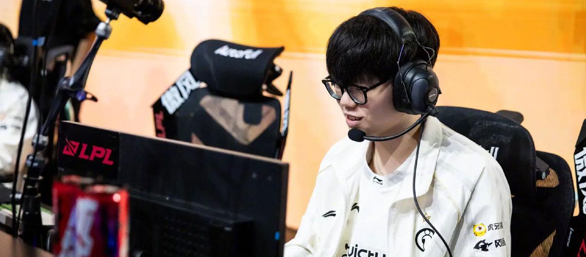 League of Legends: Former invictus Gaming (iG) top laner Lim Seong-min (ID: Soboro) reportedly will be joining Fnatic..
