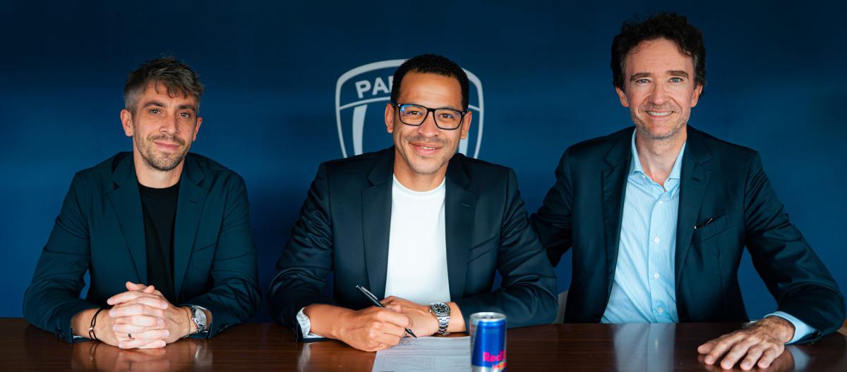 Former Chelsea manager Rossenier has officially joined Paris FC on a two-year contract.