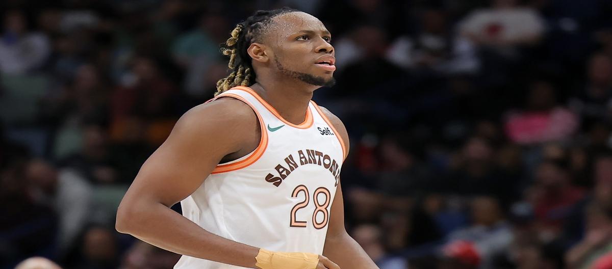 Former 76ers center Charles Bacey joins Warriors on a one-year contract, returning to the Western Conference.