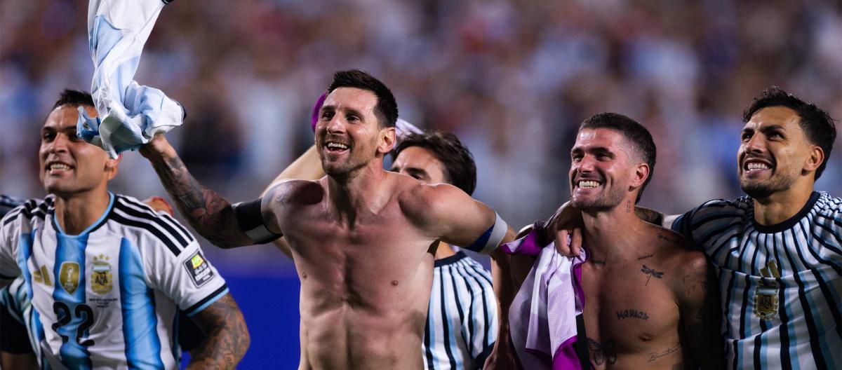 World Cup – Argentina defeats Switzerland 3-1 to advance to the semi-finals; Messi becomes the all-time leading assist provider in World Cup history.