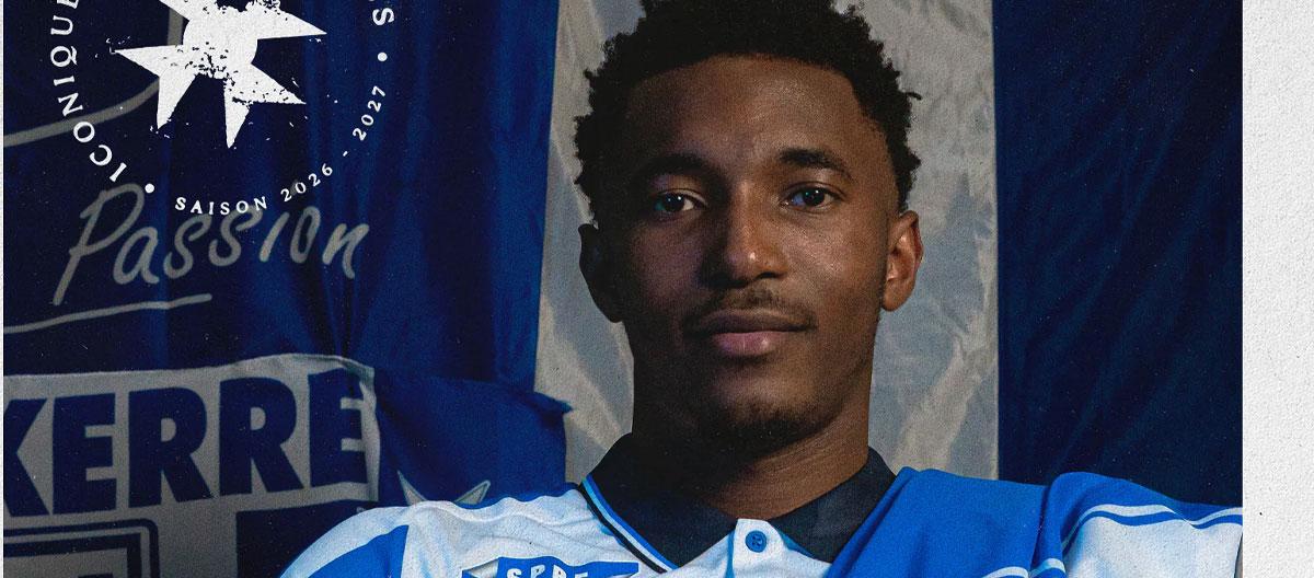 Auxerre officially announce the signing of Luton Town's Republic of Congo international center-back Christ Makosso..