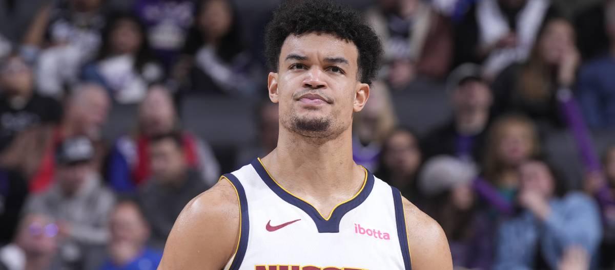 Highly efficient three-point shooter Jones accepts Thunder's offer; Nuggets face matching decision.