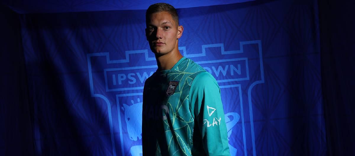 Ipswich Town has officially announced the signing of Kyle Scheppen to a four-year contract.
