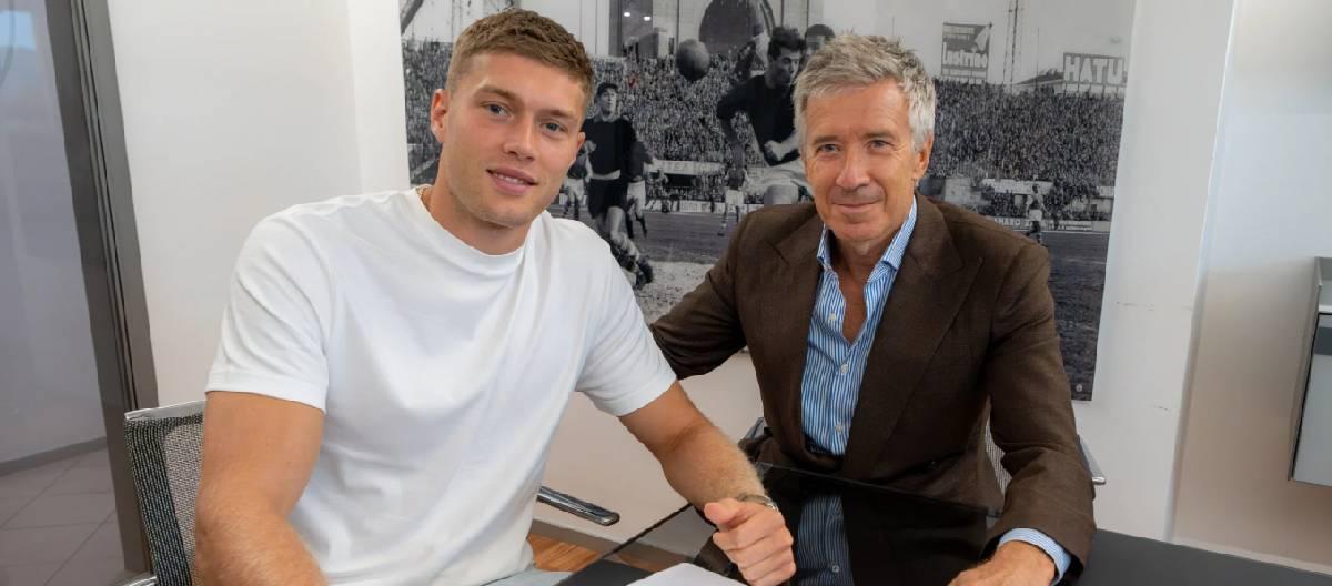 Bologna have confirmed the signing of Artem Dovbik, with a contract running until 2027.
