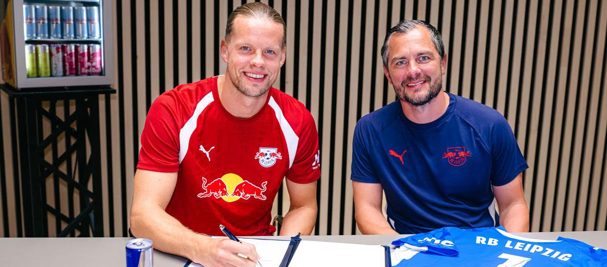 Sevilla goalkeeper Ørjan Nyland officially rejoins RB Leipzig on a free transfer..