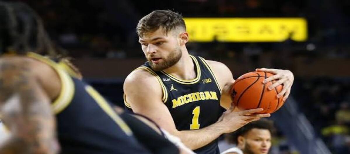 The Pelicans waived Hunter Dickinson to free up a two-way contract roster spot.