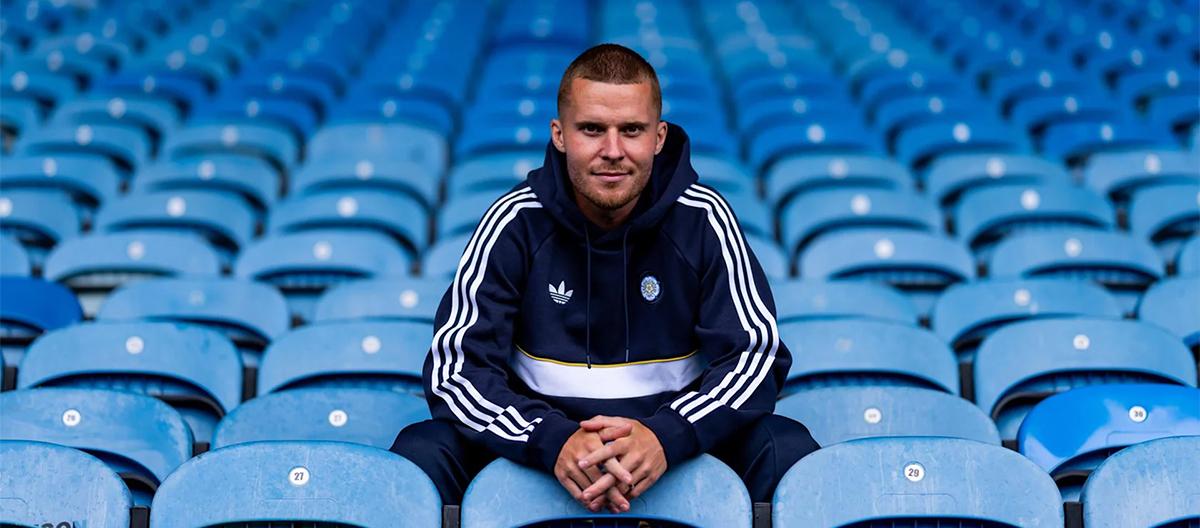 Borussia Mönchengladbach centre-back Elvedi has officially joined Leeds United on a three-year contract.