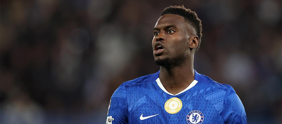 Chelsea centre-back Badiashile has joined Napoli on loan and will wear the number 5 jersey.