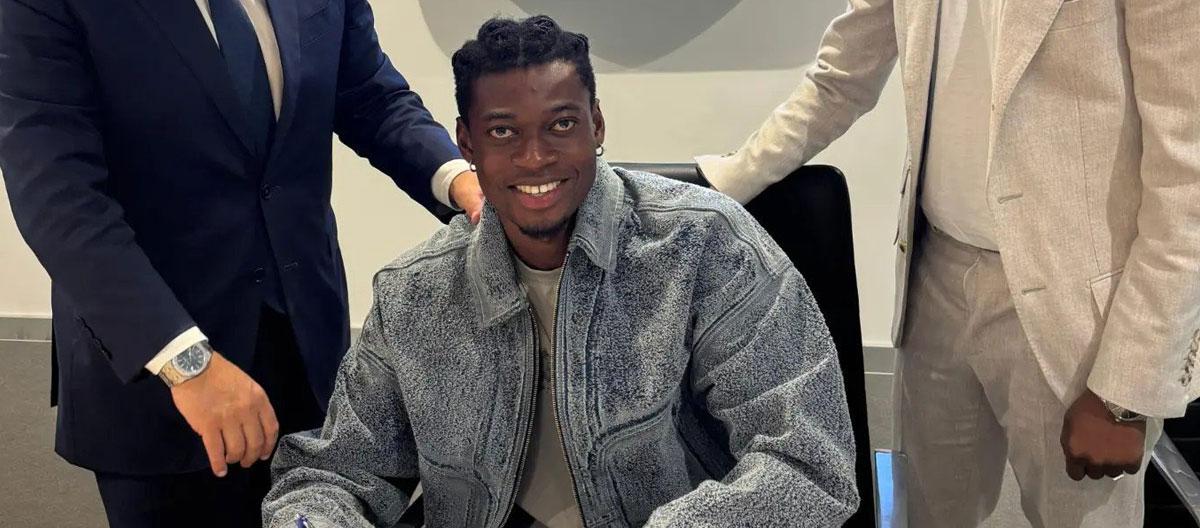 Real Madrid officially announce the signing of Granada's  Ghana international defender Oscar Naasei..