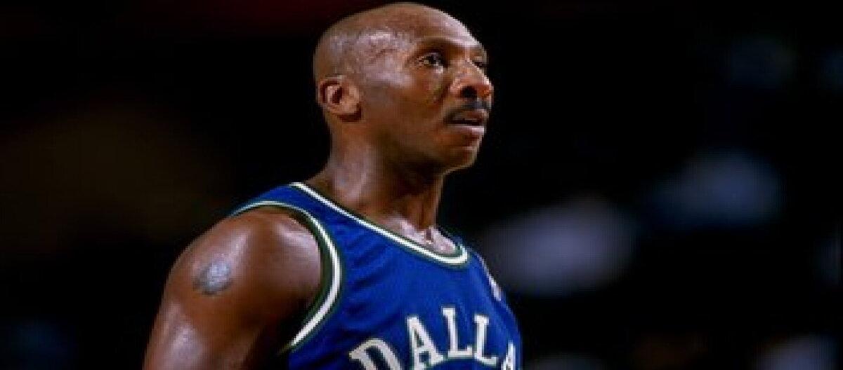 Top 5 on the Mavericks' all-time assists list: Harper leads, Davis follows closely behind.