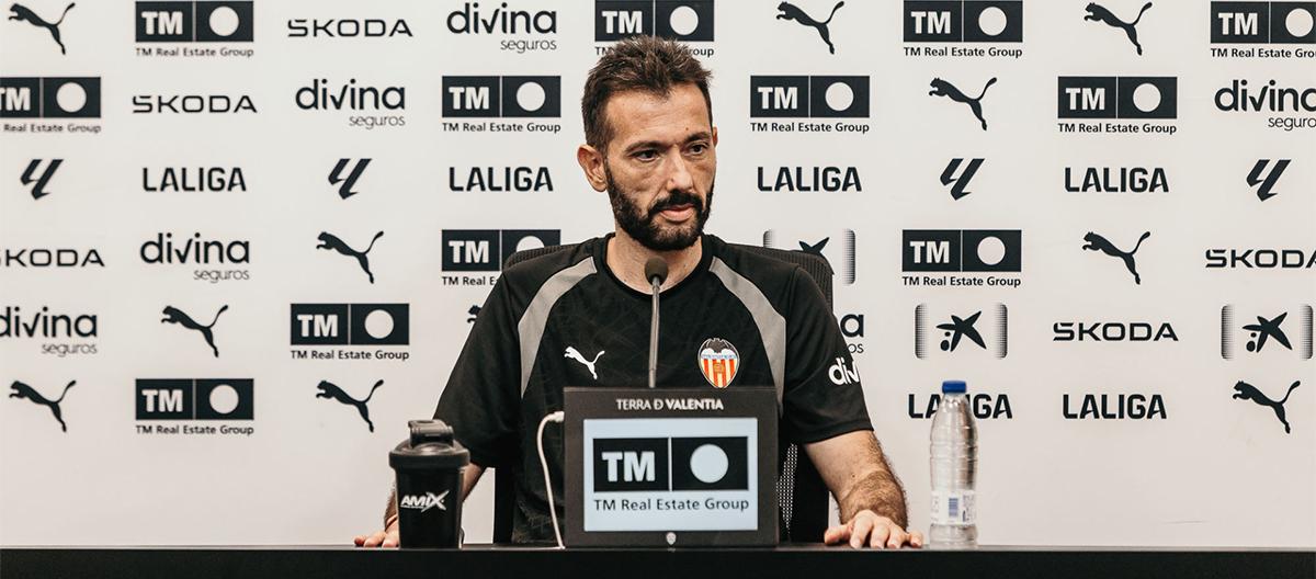 Valencia's poor start to the season has led to manager Colberin's dismissal.