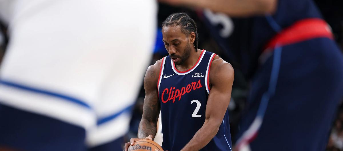 The Raptors have officially completed a 7-for-1 trade, bringing back 35-year-old veteran Kawhi Leonard from the Clippers.