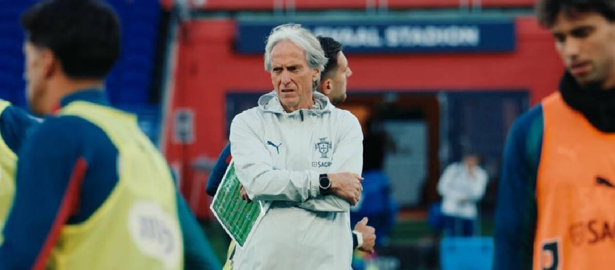 Jorge Jesus is confident in his team and plans to field a more attacking lineup for the match.