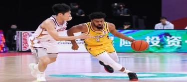 弗林闪耀全明星名人赛 砍22分8篮板5助攻荣膺MVP