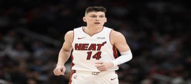 希罗夺NBA全明星三分大赛冠军，决赛24分力压群雄