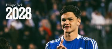 Como bought out ownership of on-loan Italy U19s international defender Fellipe Jack from Palmeiras..