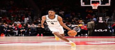 Fox's contract renewal may be difficult, and the Spurs' attitude towards the maximum salary remains uncertain.