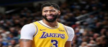 Davis returns to practice as the Mavericks' new season roster takes shape
