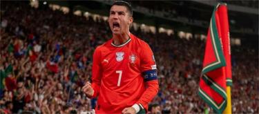 World Cup Qualifiers - Ronaldo scores 2 goals as Portugal draws 2-2 with Hungary