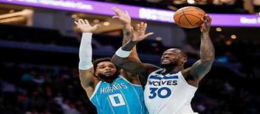Randle scores 30+ points again, leading his team to a 122-105 victory over the Hornets and ending their losing streak.