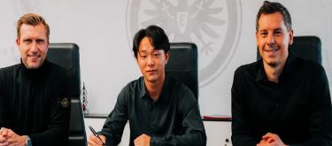 法兰克福官宣签下日本新星小杉圭太，转会费650万欧元