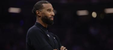 The Hornets defeated the Heat, and Charles Lee praised the team's overall defense for becoming smarter.