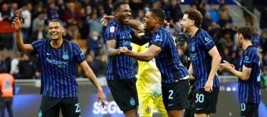 意大利杯——恰尔汗奥卢梅开二度　国际米兰3比2绝杀科莫晋级决赛