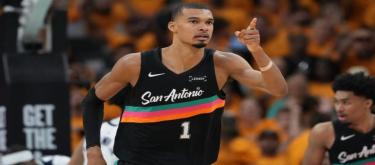 Wimbledon and Yamama set a new NBA playoff record with 12 blocks in a single game.