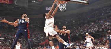 Mitchell scored 31 points in a losing effort as the Knicks defeated the Cavaliers 130-93 to advance to the NBA Finals.