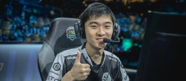 Pursuing an esports dream doesn't mean giving up your studies. Biofrost was admitted to Stanford University, becoming the most highly educated esports player.
