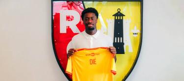 Samuel Dier signed his first professional contract, which runs until 2029.